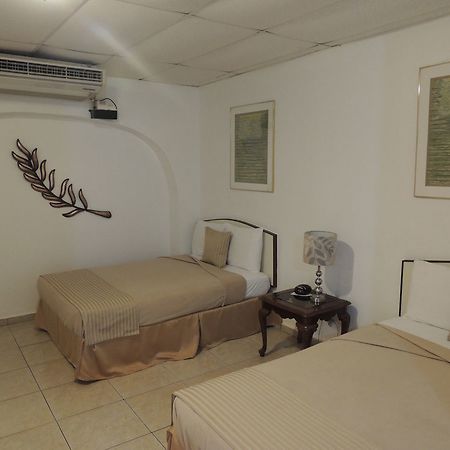 Hotel Colonial Маягес Екстериор снимка