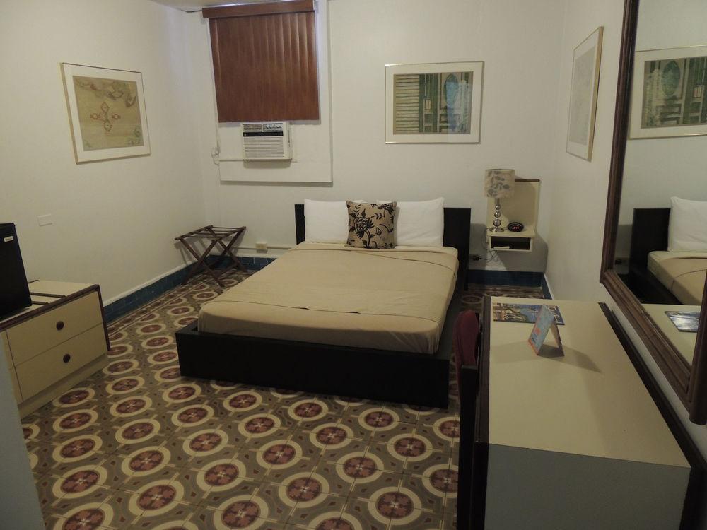 Hotel Colonial Маягес Екстериор снимка